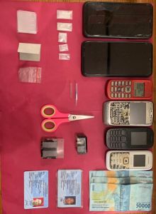 Barang bukti dari tiga tersangka