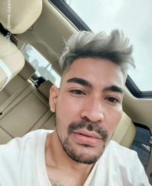 Dikenal Ramah dan Santun, Robby Purba Malah Dinyinyirin Warganet Karena Dorong Pelayan (foto/int) 