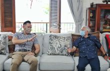 Pertemuan antara Agus Harimurti Yudhoyono dengan Budhisantoso. Foto: Twitter/ @PDemokrat