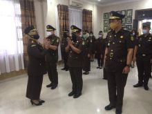 Kajari Bengkalis saat meminpin Sertijab dua Kasi