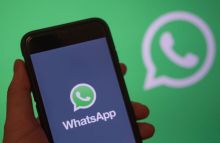 Potret penggunaan WhatsApp. Foto: Kompas Tekno