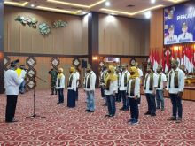 Wali Kota Pekanbaru, Firdaus MT melantik pengurus Pekanbaru Creative City Network (PCCN)