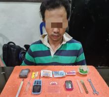 Polisi Tangkap Pemuda Pembuat Pil Ekstasi Palsu di Tembilahan (foto/rgo) 
