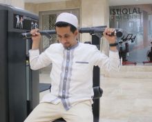 Habib Husein Jafar Al Hadar Unggah Foto Nge-gym di Istiqlal, Netizen Malah Tanya Begini (foto/int) 
