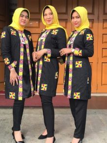 Batik Kuansing Siap Bertarung di Expo Riau Internasional Fashion Festival 2021 (foto/zar) 