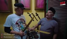 Ternyata Haji Bolot Punya Rumah Khusus Koleksi Golok, Sule Terpana Ada yang Warna Emas (foto/int) 