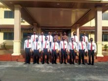 23 personel satnarkoba saat menerima penghargaan dari pimpinan