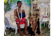 Pasangan pengantin. Foto: Twitter