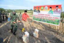 Ketum DPP SantaNU Tanam Jagung bersama Danrem 031 Wirabima di Rumbai