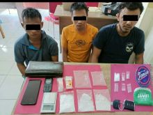 Hendak Edarkan Narkoba 3 Orang Pria Berhasil Dibekuk Satuan Reserse Narkoba Polres Siak (foto/int) 