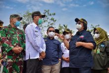 Menteri LHK Siti Nurbaya saat mengunjungi Dumai. Foto: ist
