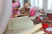 Ilustrasi membaca alquran. Foto: Republika.co.id