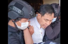 Munawarman saat ditangkap polisi. Foto: Internet
