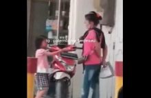 Tangkapan gambar bocah disuruh mengemis oleh nenek-nenek. Foto: Instagram