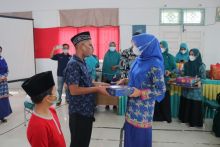 Rasidah Apresiasi Program Tali Asih PKK Kecamatan Dayun (foto/lin) 