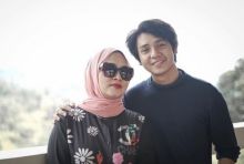 Potret Arbani Ustadz Milenial Bersama Ibunya yang Cantik, Netizen: Calon Ibu Mertua (foto/int) 
