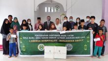 Labersa Hospitality berikan penyerahan santunan kepada anak yatim dan Panti Asuhan di Kampar 