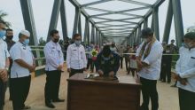 Bupati Resmikan Jembatan Guntor, Perekonomian Meningkat dan Harga Barang Semakin Berharga (foto/zar) 