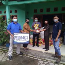 APRIL dan APR Salurkan Ribuan Sembako kepada Masyarakat (foto/ist) 