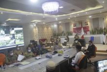 Bupati Alfedri Pimpin Rapat Virtual persiapan Pelaksanaan Vaksinasi Massal Kabupaten Siak (foto/ist) 