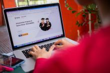 Telkomsel bersama Telkom University baru saja mengumumkan pembukaan pendaftaran untuk program beasiswa Telkomsel dengan ikatan dinas. (Foto: Istimewa)