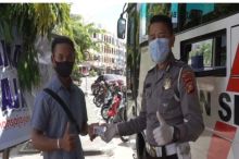 Anggota Satlantas Polres Bengkalis Bripka Rizki petugas SIM keliling