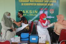 Percepatan Vaksinasi Kodim 0314 Inhil Gelar Penyuntikan Bagi Lansia (foto/rgo) 