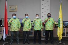 Rektor Unilak didampingi Wakil Rektor I Zamzami. S. Kom, M. Kom, Wakil Rektor II Hardi SE. MM, Wakil Rektor III Dr. Bagio Kadaryanto. SH. MH. 