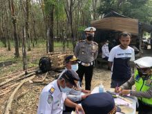 19 Kendaraan Terjaring Razia Dishub dan Lantas Polres Kuansing, Langsung Ditilang (foto/zar) 