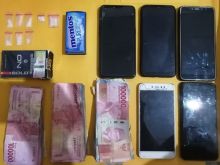 Barang bukti lima tersangka