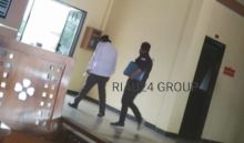 Ketua KPU Bengkalis saat dipanggil unit Tipikor polres Bengkalis beberapa waktu lalu