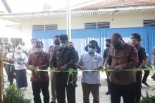 Bantu Masyarakat Atasi Soap Sampah, Bupati Siak Resmikan Bank Sampah di Minas (foto/lin) 