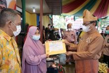 Peringati HLUN, Pemkab Inhil Rayakan Bersama 50 Lansia (foto/rgo) 