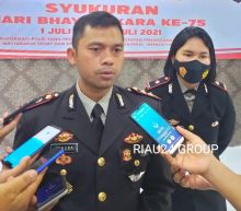 Kapolres Bengkalis AKBP Hendra didampingi Wakapolres Kompol Aslely Farida Turnip