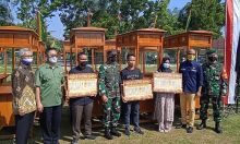 Sinergitas Program Bina Teritorial Dengan CSR, SKK Migas-PT CPI Serahkan Bantuan 35 Gerobak ke Korem 031/Wira Bima (foto/riki) 