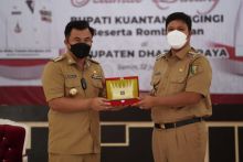 Rencana Jalan Tol Dharmasraya-Kuansing-Inhu, Bupati Andi Sebut Harus Bermanfaat Untuk Kuansing (foto/zar)