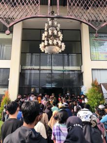 Vaksinasi Massal Di Gedung Guru Komplek Kementerian Agama Pekanbaru Timbulkan Kerumunan