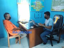 Tersangka SS alias Andi saat diperiksa Penyidik Satpolair Bengkalis