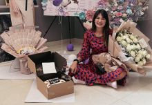 Luna Maya ulang tahun. Sumber: Instagram / @lunamaya