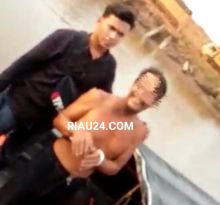 Terdakwa Zohor Bin Idris saat dilakukan penahanan oleh tim eksekutor kejari Bengkalis 