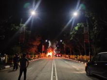 Mobil yang terbakar