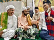 UAS Unggah Foto Bersama Habib Sholeh bin Muhsien, Netizen: Bahagia Dunia Akhirat (foto/int)