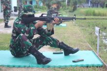 Saat latihan menembak