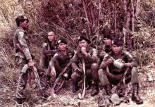 Foto Jadul Personil Brimob Gagah Bawa AK-A7 dan RPD Buatan Uni Soviet, Netizen Sebut Begini (foto/int)