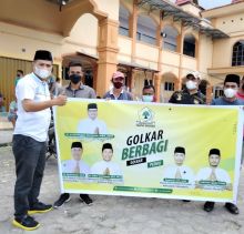 Pembagian nasi kotak oleh partai golkar Bengkalis