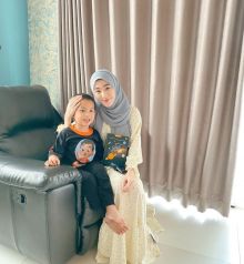 Yusuf bersama Larissa Chou