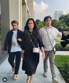 Ricky Harun bersama Donna Harun dan Jeje Soekarno
