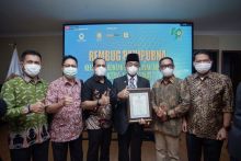 Saat terima penghargaan 