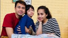 Raffi Ahmad (kiri), Rafathar (tengah) dan Nagita Slavina. Sumber: Suara.com