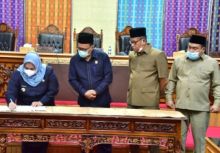 Sidang paripurna pengesahan APBD-P